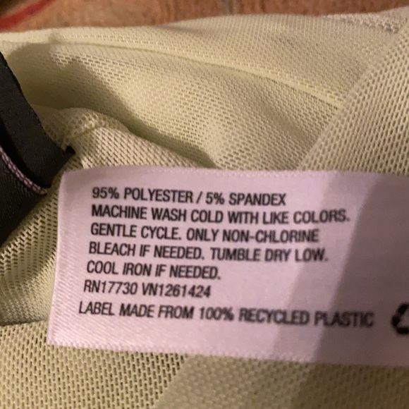 ⚡️⚡️5/$20 🌹Wild fable lime green sheer top size medium🌹 - Picture 8 of 9